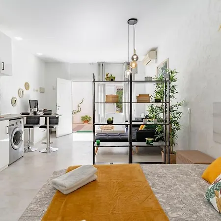 Bonito Estudio Carihuela Con Terraza, Wifi, Playa A 150 Metros Torremolinos Exterior photo